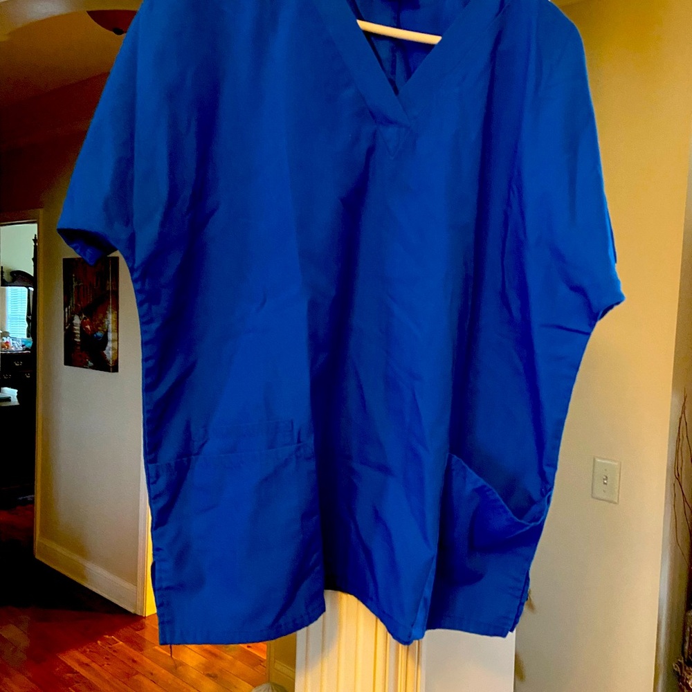 Cherokee top scrub uniform royal blue in good to very good condition 2x